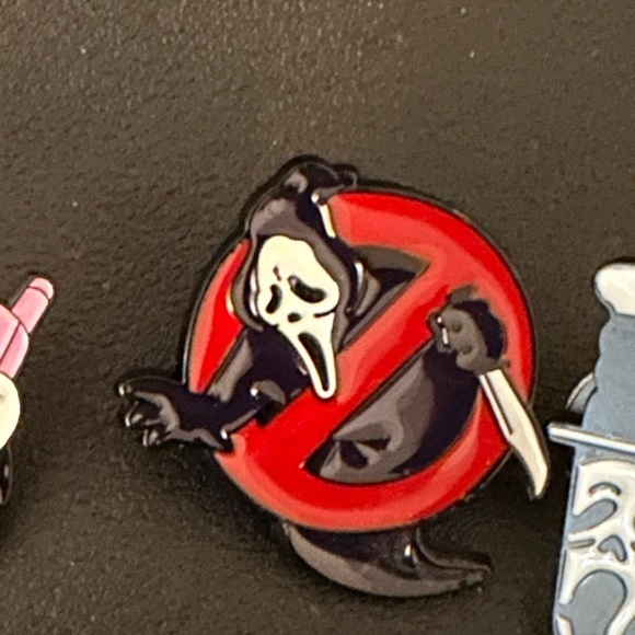 5/20$  Scream Ghost Face Ghostface Horror Kawaii Aesthetic Goth Enamel Pin - Picture 16 of 16